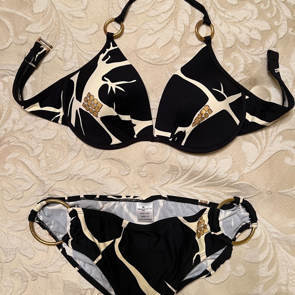 Bathing suit
